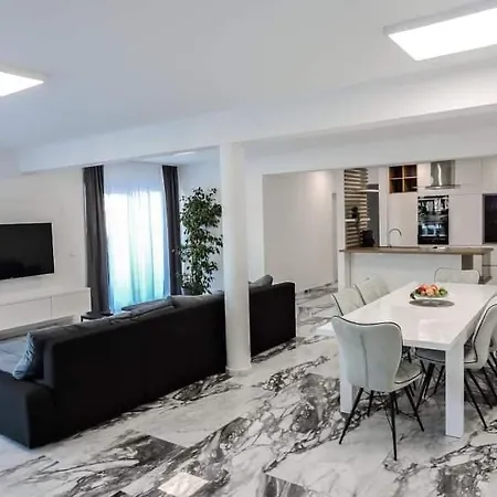 Luxury Jasna 1 شقة